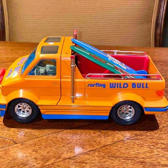 Vtg Bburago Van Wild Bull Surfing Model Truck 1/24 Scale - Picture 1 of 8